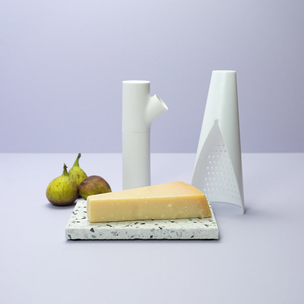 Weiße Design-Käsereibe aus Polycarbonat.